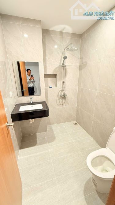 CC BÁN GẤP TOÀ NHÀ NHÀ XÂY MỚI - THOÁNG TRƯỚC SAU-DÒNG TIỀN 220 TR/THÁNG. 130m2x9T- 60 TỶ.