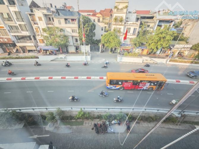 BÁN NHÀ NGHI TÀM - 42M2 - LÔ GÓC - 7 TẦNG - THANG MÁY - Ô TÔ NGÀY ĐÊM - NHỈNH 19 TỶ