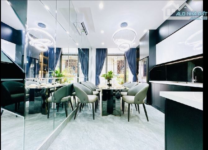 BÁN NHÀ. PHỐ TRẦN DUY HƯNG. DIỆN TÍCH 44M. THỰC TẾ 52M. 6 TẦNG THANG MÁY. GIÁ 17.8 TỶ