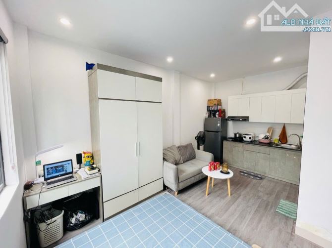 Bán tòa CHDV Giáp Bát 2 thoáng DT800tr/năm sát oto gần ĐH NEU 60m2*6T thang máy 12PN, PCCC