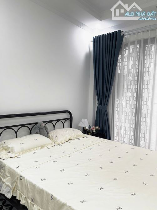 Toà CHDV Vĩnh Phúc lô góc thông tứ tung gần ĐH RMIT 50m2*5T 8PN KK full nội thất, PCCC - 1
