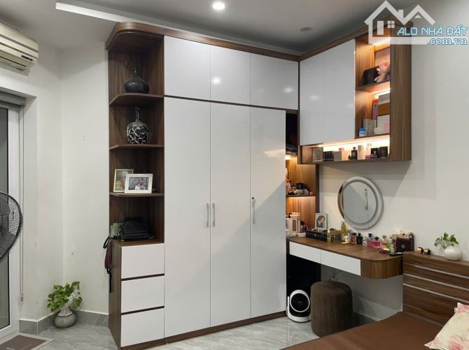 CHUNG CƯ N2C HOÀNG MINH GIÁM 58.3M2, 2PN, 2WC, FULL NỘI THẤT, VIEW CÔNG VIÊN, GIÁ 5.65 TỶ