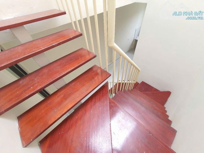 Bán nhà Âu Cơ - 50m2 - 3 tầng - Xây Mới - gần chợ Tứ Liên - giá chỉ hơn 3 Tỷ