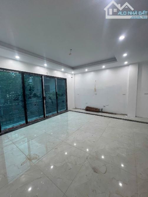 MẶT NGÕ THÔNG – KINH DOANH ĐỈNH – OTO ĐỖ CỬA – NHÀ 3 THOÁNG VĨNH VIỄN – VỊ TRÍ VÀNG HAI BÀ