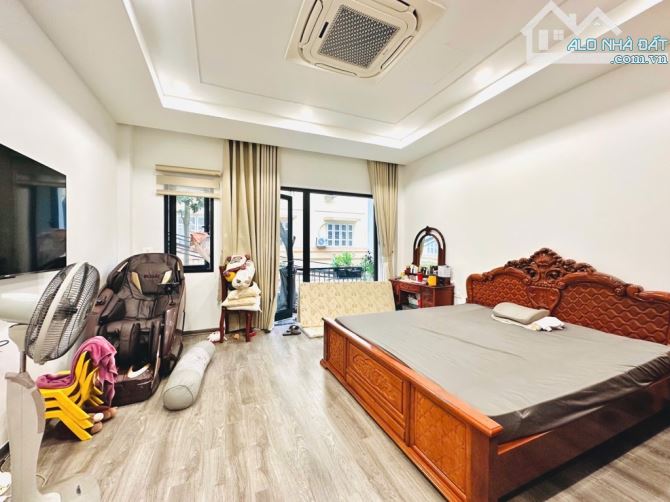 Bán nhà đẹp xây 4 tầng x 60m2 , ô tô tránh , dừng đỗ ngày đêm Hai Bà Trưng