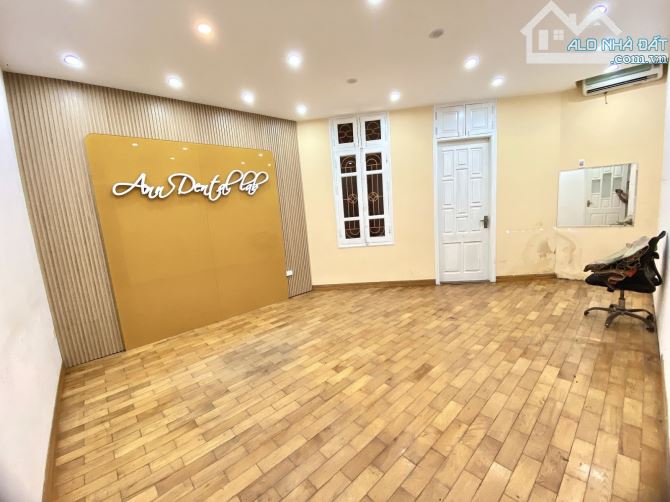 Bán nhà mặt phố Văn Yên Văn Quán 80m2 mặt tiền 18m hơn 25 tỷ PhânLô ôtô tráh VỉaHè LôGóc