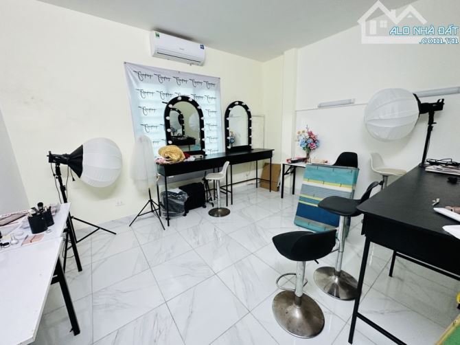 HIẾM - NHÀ ĐẸP ÂU CƠ - 55M2 - 4 TẦNG - NGÕ VF3 - GIÁ CHỈ HƠN 4 TỶ