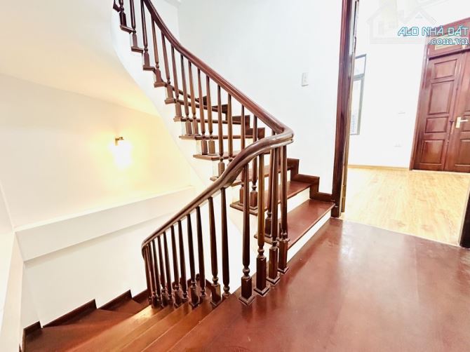 Nhà đẹp Đại từ Linh Đàm dân xây 34m 5 tầng ở ngay