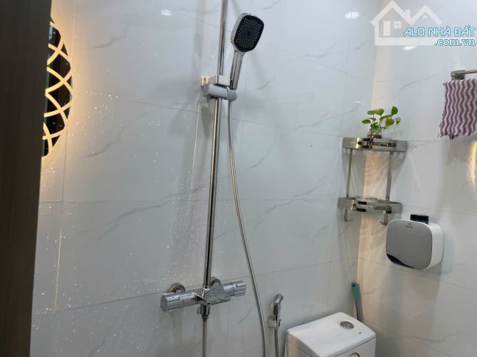CHUNG CƯ N2C HOÀNG MINH GIÁM 58.3M2, 2PN, 2WC, FULL NỘI THẤT, VIEW CÔNG VIÊN, GIÁ 5.65 TỶ