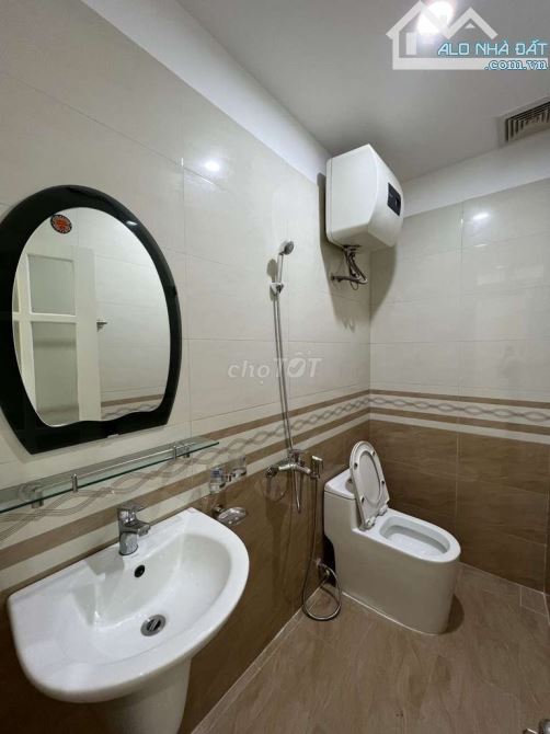 Cho thuê nhà phố Tây Sơn dt 35mx 5 tầng, 3PN, 4WC, 12tr/th - 3