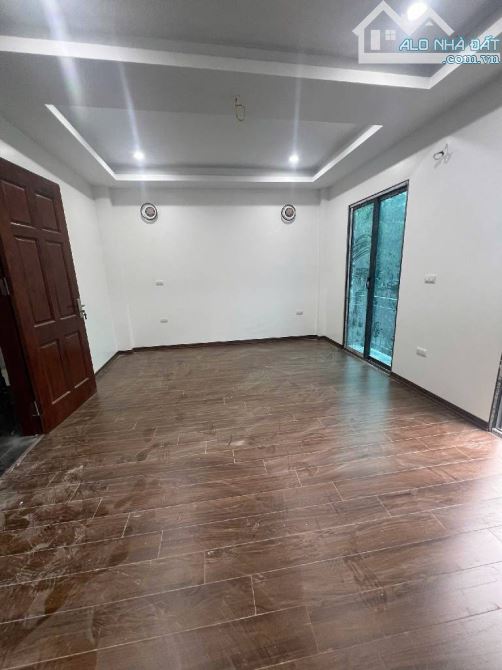 Bán nhà Minh Khai, ô tô tránh, mặt tiền siêu rộng, ngõ thông kinh doanh chỉ nhỉnh 8 tỷ.