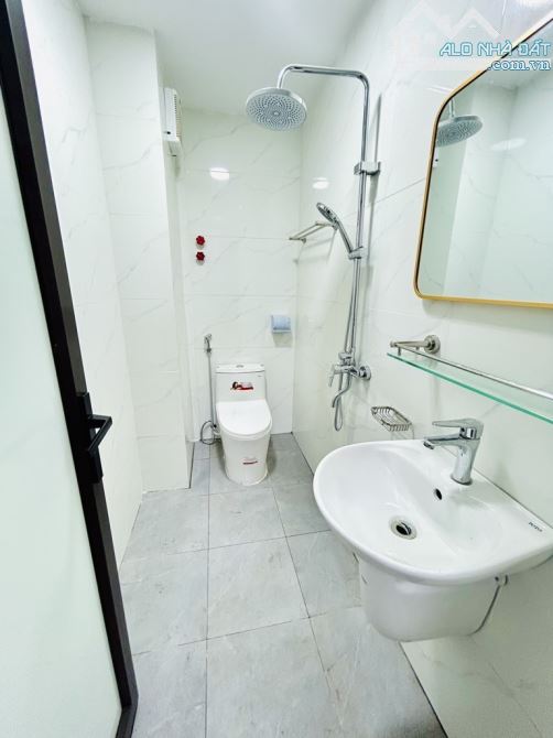 Nhà đẹp Đại từ Linh Đàm dân xây 34m 5 tầng ở ngay