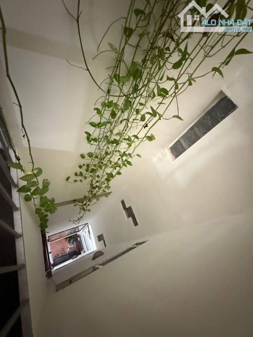 BÁN NHÀ LẠC LONG QUÂN NGÕ THÔNG OTO TRÁNH DT50m2 NHÀ DÂN XÂY 5 TẦNG ĐẸP. CHỈ 17.6 TỶ