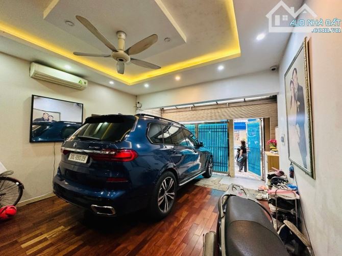 Nhà đẹp ngõ 168 Hào Nam, thông ô tô, KD, 6T thang máy, gara, MT5.5m, 2 thoáng, ở luôn