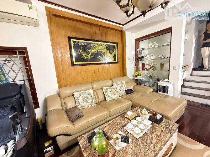 BÁN NHÀ LẠC LONG QUÂN NGÕ THÔNG OTO TRÁNH DT50m2 NHÀ DÂN XÂY 5 TẦNG ĐẸP. CHỈ 17.6 TỶ