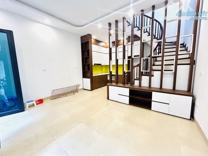 Nhà đẹp Đại từ Linh Đàm dân xây 34m 5 tầng ở ngay