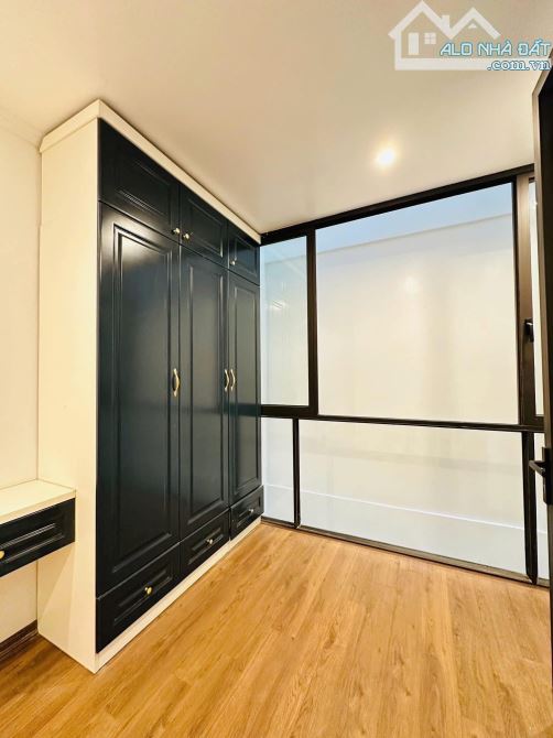 TOÀ VĂN PHÒNG QUAN NHÂN 65m2, 9T THANG MÁY, MT 5.5m - 36 TỶ CÓ HẦM, ÔTÔ TRÁNH, KINH DOANH