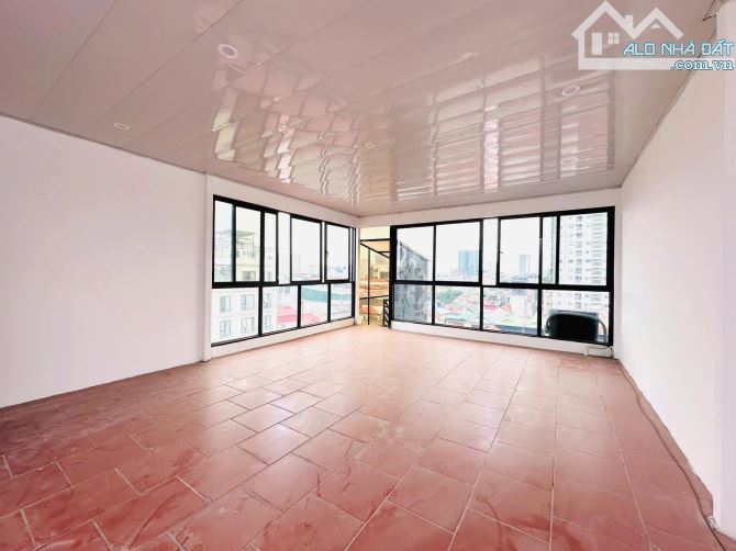 TOÀ VĂN PHÒNG QUAN NHÂN 65m2, 9T THANG MÁY, MT 5.5m - 36 TỶ CÓ HẦM, ÔTÔ TRÁNH, KINH DOANH