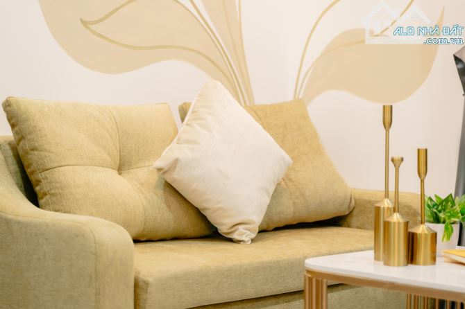 Chính chủ bán nhà Vũ Ngọc Phan, đường ô tô 2 mặt tiền 5m nhà 8 tầng