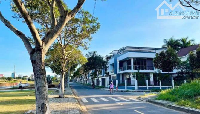 Bán đất trung tâm Quận 9 đường Nguyễn Duy Trinh 30m - Sát Vinhome - Giá 30 triệu/m2