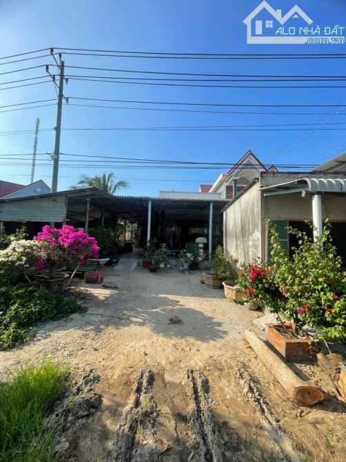🔥 BÁN ĐẤT MT LẠC LONG QUÂN , TIẾN THÀNH ‼️ DT: 740m² (200m² thổ cư). ❌❌GIÁ TỐT ( THƯƠNG L