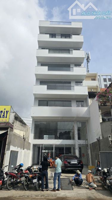 Cho thuê nhà 7 lầu đường bui văn ba Quận 7