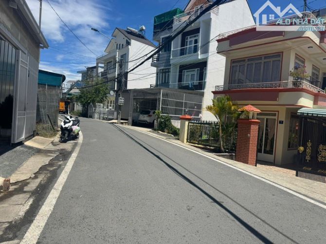 Nhà mặt tiền Cổ Loa 2 mặt tiền TT Đà Lạt