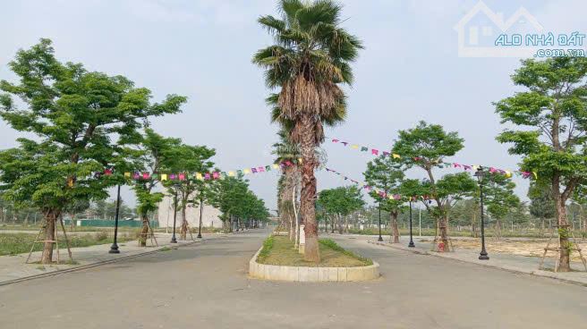 Bán đất trung tâm Quận 9 đường Nguyễn Duy Trinh 30m - Sát Vinhome - Giá 30 triệu/m2 - 11