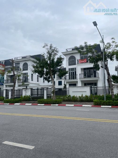 Biệt thự đơn lập ngoại giao giới hạn – Sở hữu lâu dài Đối diện đại đô thị Sun Group