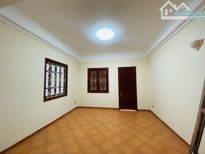 BÁN NHÀ TRONG PHỐ VĂN CHƯƠNG-ĐÔNG ĐA DT 59M GIÁ 9,5TY