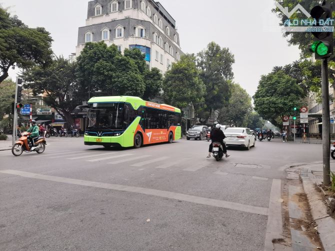 Bán nhà mặt phố Hai Bà Trưng 440m2, MT 14,5m, Giá 389 tỷ, Hiếm. Phố Cổ - Hoàn Kiếm