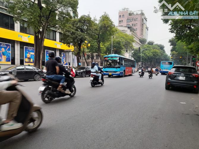 Bán Nhà mặt phố Hai Bà Trưng 442m2 x 3 Tầng MT 14,6m Giá 780 tỷ, Cạnh Hồ Gươm, Tràng Tiền