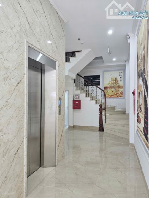 Chính chủ bán nhà 7 tầng thang máy mặt phố Nguyễn Xiển, dt 50m2, mt 4m, nhỉnh 31tỷ.