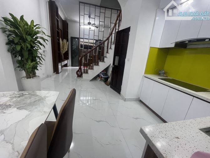 Bán nhà Hà Đông phố Lê Hồng Phong, 12.7 tỷ, 39m2 x 4T, MT 7.6m, lô góc, ô tô đỗ cửa. - 1