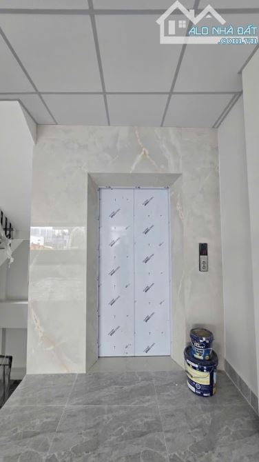 Cho thuê nhà 7 lầu đường bui văn ba Quận 7 - 1