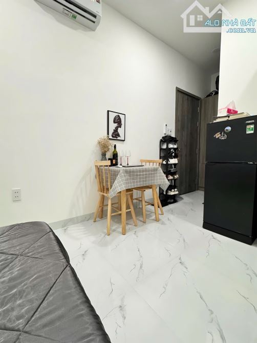 Cho thuê căn hộ cửa sổ Quận 4, Full nội thất gần Hoàng Diệu cầu Ông Lãnh Quận 1 - 1