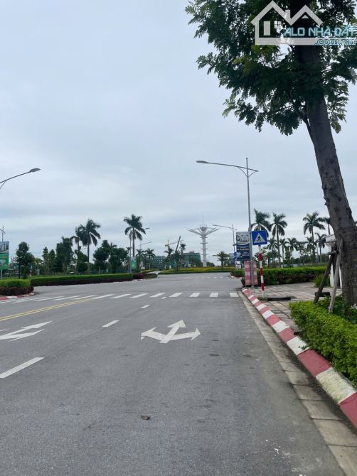 Biệt thự đơn lập ngoại giao giới hạn – Sở hữu lâu dài Đối diện đại đô thị Sun Group