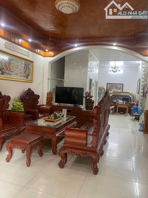 Bán nhà mặt phố Trần Quang Diệu, Q Đống Đa, 80m2, 6 tầng, thang máy MT 5m, giá 40 tỷ.