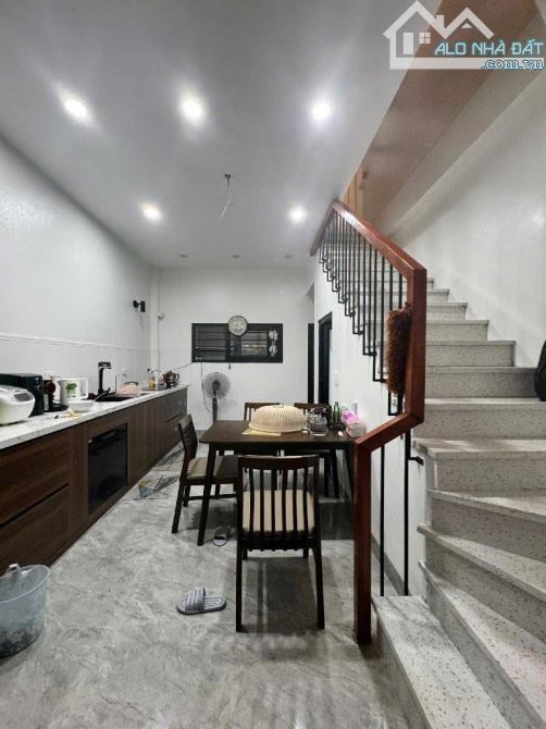 Bán nhà Hà Đông phố Lụa 10.5 tỷ, 50m2 x 4T, MT 4m, ô tô đỗ, lô góc 2 thoáng. - 1