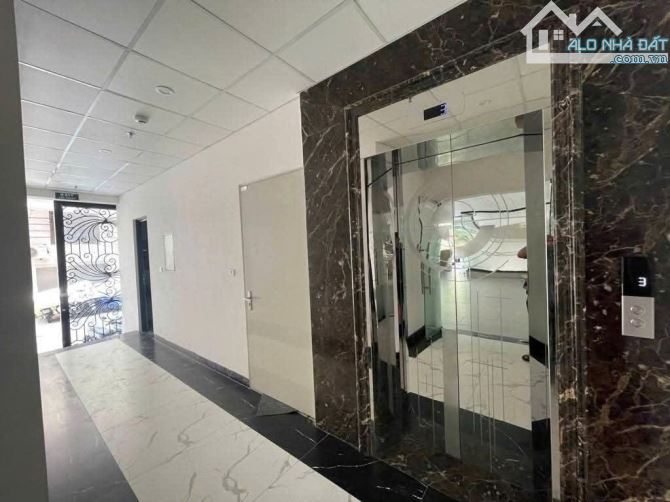 TÒA CĂN HỘ DỊCH VỤ HOMESTAY TẠI LẠC LONG QUÂN CẦN BÁN, DT 80M, 7 TẦNG, GIÁ 28,6 TỶ