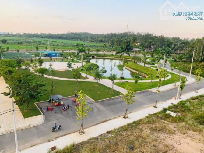 Bán đất trung tâm Quận 9 đường Nguyễn Duy Trinh 30m - Sát Vinhome - Giá 30 triệu/m2 - 12