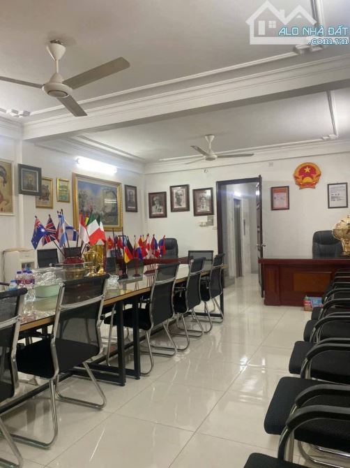 Bán nhà mặt phố Trần Quang Diệu, Q Đống Đa, 80m2, 6 tầng, thang máy MT 5m, giá 40 tỷ.