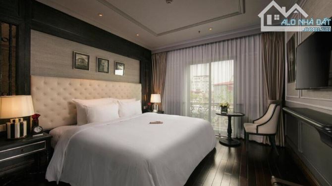 KHÁCH SẠN 5* MẶT PHỐ ĐÌNH NGANG TT HOÀN KIẾM 180m2, 9T, MT 8m, 250 TỶ, DÒNG TIỀN~25 TỶ/NĂM