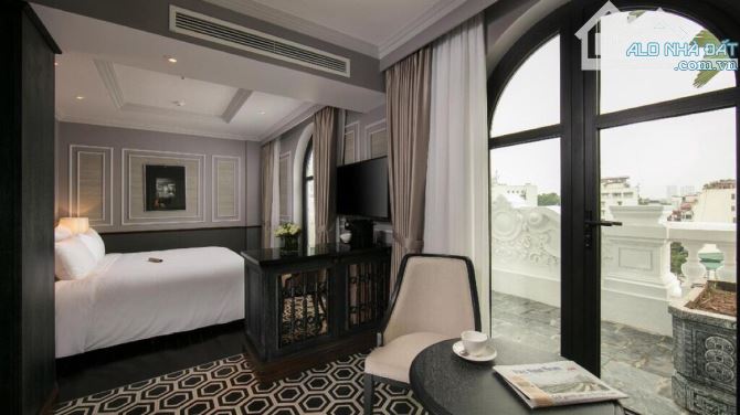 KHÁCH SẠN 5* MẶT PHỐ ĐÌNH NGANG TT HOÀN KIẾM 180m2, 9T, MT 8m, 250 TỶ, DÒNG TIỀN~25 TỶ/NĂM