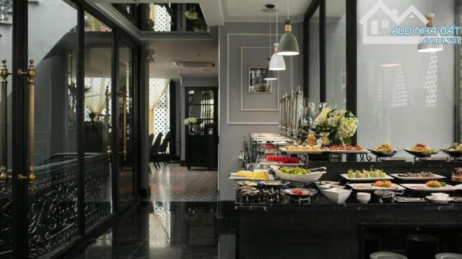 KHÁCH SẠN 5* MẶT PHỐ ĐÌNH NGANG TT HOÀN KIẾM 180m2, 9T, MT 8m, 250 TỶ, DÒNG TIỀN~25 TỶ/NĂM