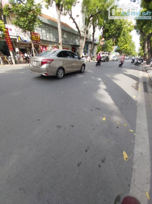 Bán nhà mặt phố Hai Bà Trưng 440m2, MT 14,5m, Giá 389 tỷ, Hiếm. Phố Cổ - Hoàn Kiếm