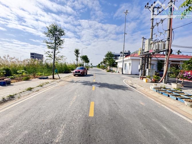 Bán Gấp lô góc 165m2 phân lô bộ công an Mai Lâm giá chỉ 30 tỷ