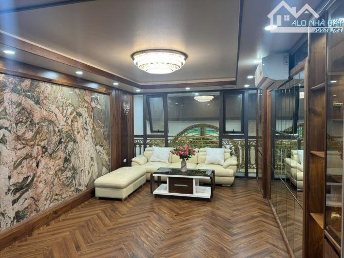 BÁN TÒA NHÀ VĂN PHÒNG PHỐ TÂN MAI, DT 55M, 8 TẦNG, GIÁ 23.5 TỶ