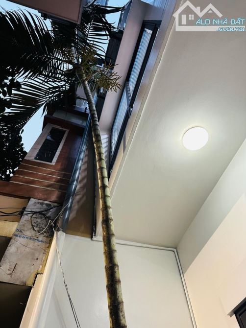 Bán Nhà Ngay Quận UỶ Cầu Giấy - Lô Góc - Gần Hồ