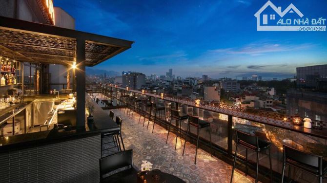 KHÁCH SẠN 5* MẶT PHỐ ĐÌNH NGANG TT HOÀN KIẾM 180m2, 9T, MT 8m, 250 TỶ, DÒNG TIỀN~25 TỶ/NĂM